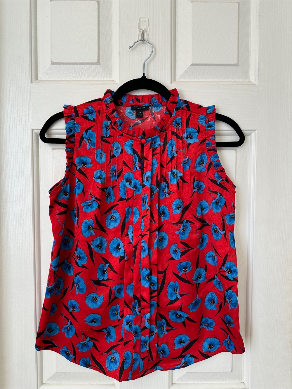 Ann Taylor Petite Red Sleeveless Floral Blouse with Blue Flowers